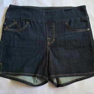 NWOT Rock n Republic "FEVER" 4 1/2  inch inseam pull on women's jean shorts